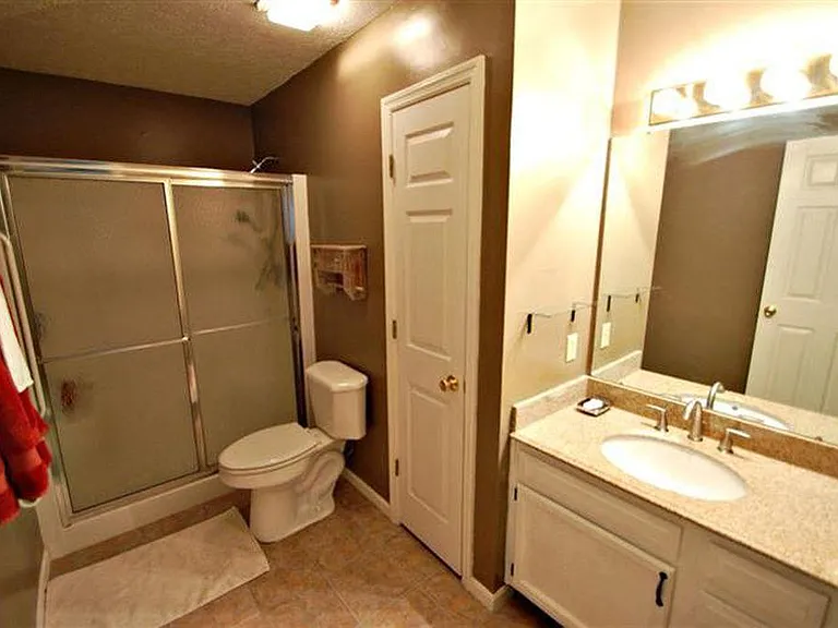 1293 Enochs Dr — Photo 10