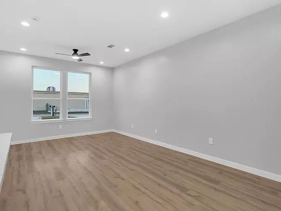 5th image of 402 W Stewart St #A