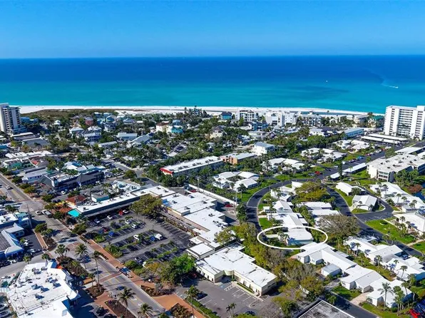 131 Whispering Sands Cir, Sarasota, FL