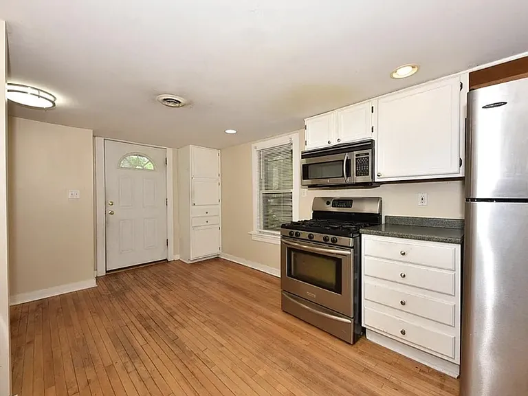 1818 N Arlington Pl — Photo 6