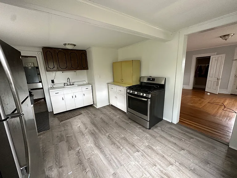216 William St #2 — Photo 6