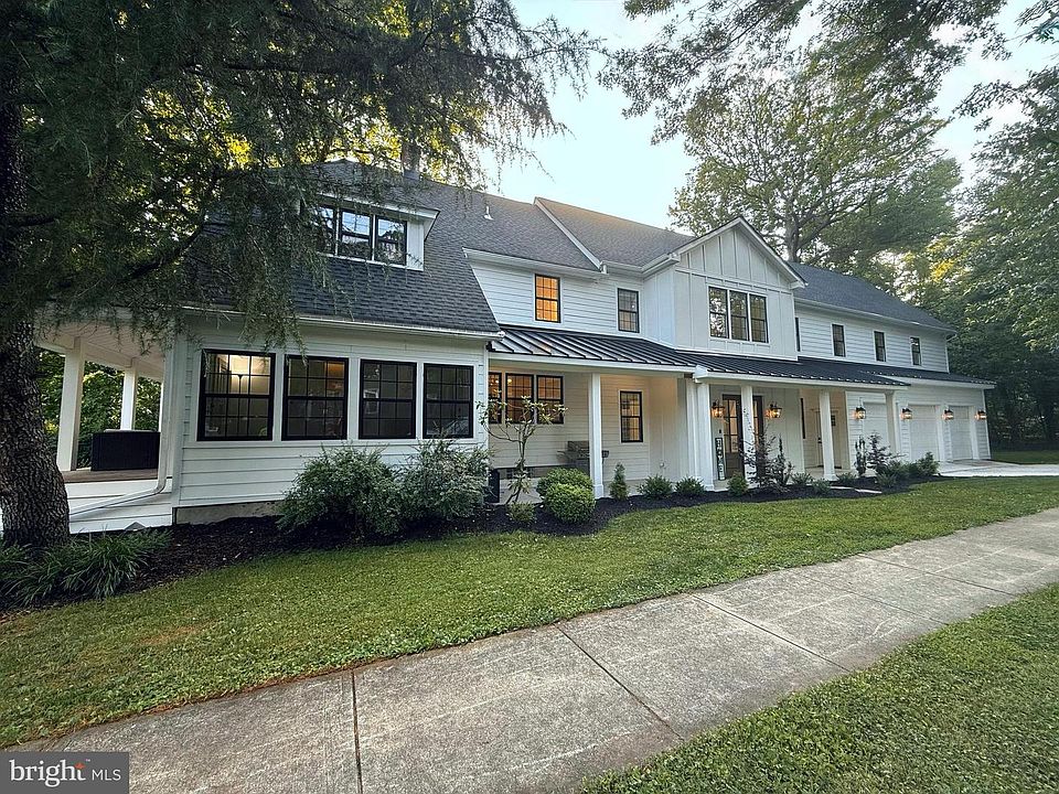 1st image of 101 W Oak Ave