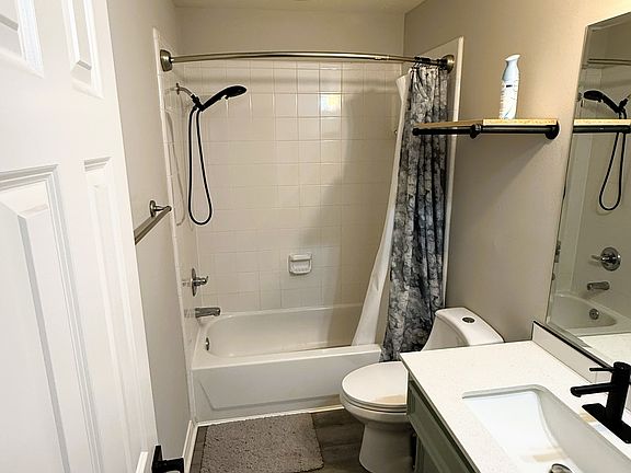 5th image of 2248 La Branch St