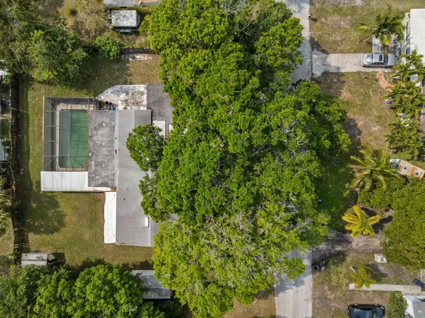 333 Hosbine Street, Fort Pierce, FL 34982