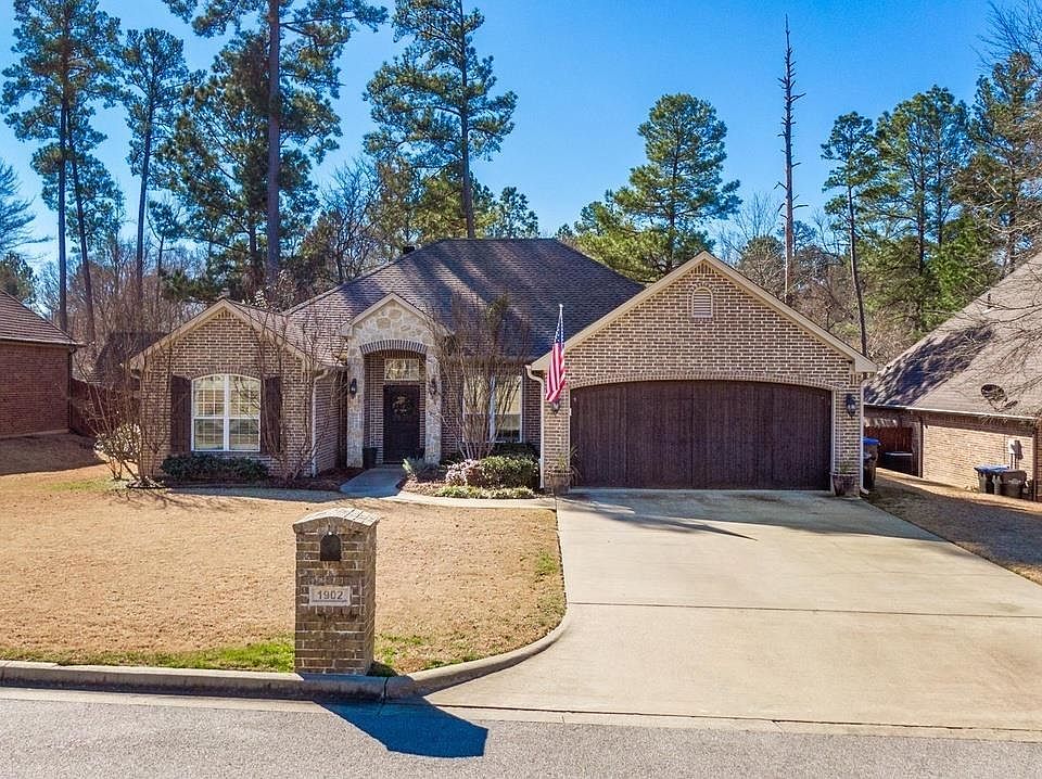 1st image of 1902 Oak Knoll Cir