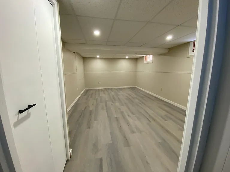 1911 William Ave W — Photo 5