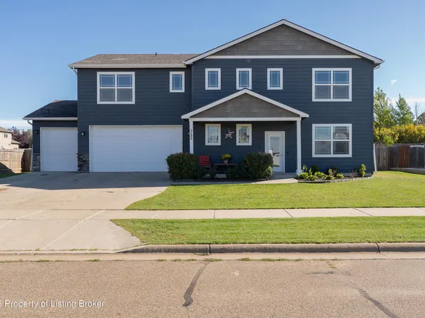3136 12th Ave W, Dickinson, ND 58601