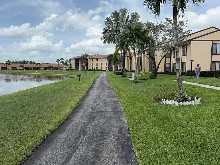 826 Sky Pine Way #G2 — Photo 1