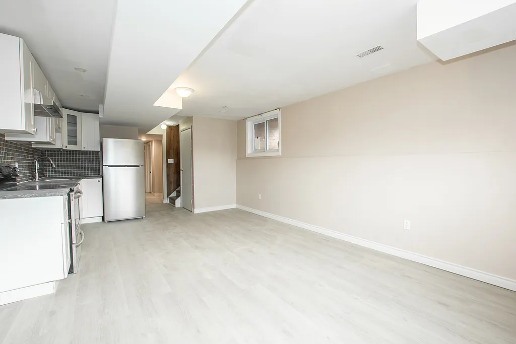 55 Marshall Avenue — Photo 4