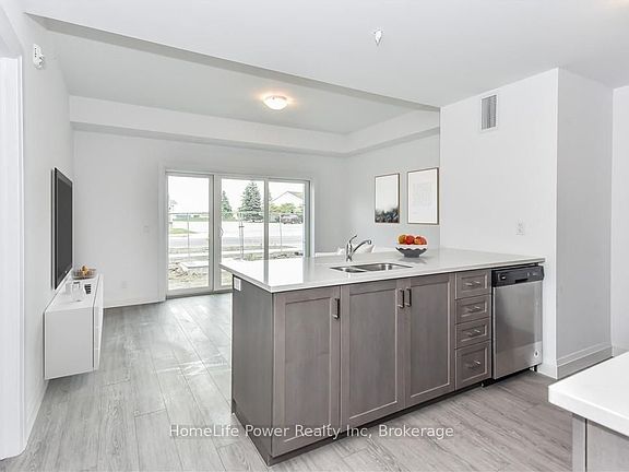 4th image of 170 Northumberland St #403