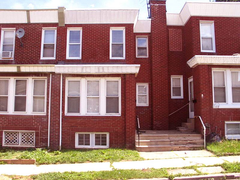 front exterior
						:
						(the main entrance)