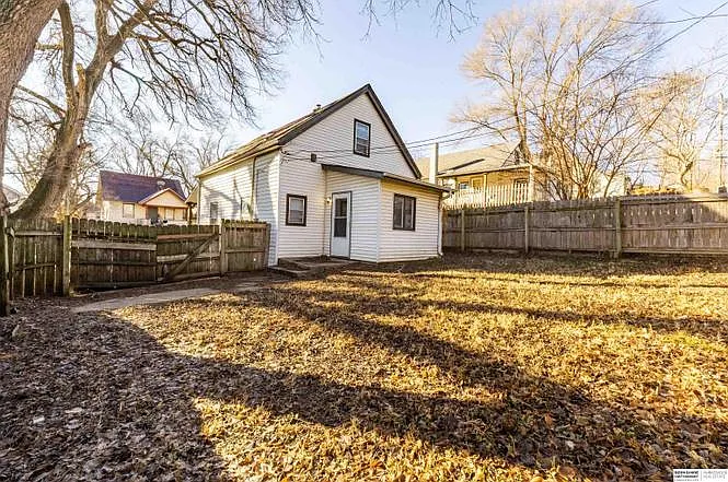4266 Maple St — Photo 13