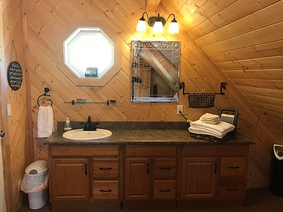 Master bedroom w half bath