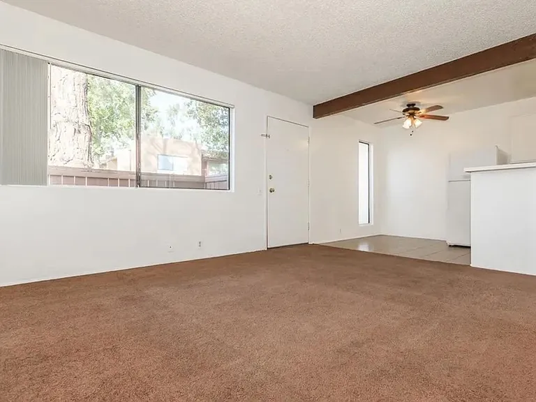 Pacific Terrace — Photo 37