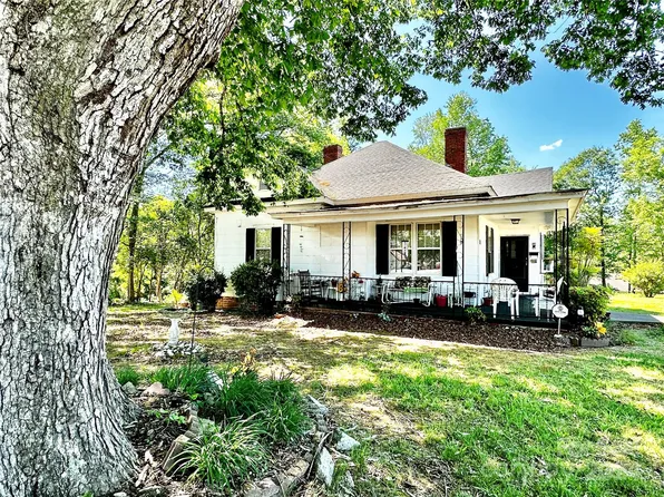 30 Dearborn St, Great Falls, SC 29055