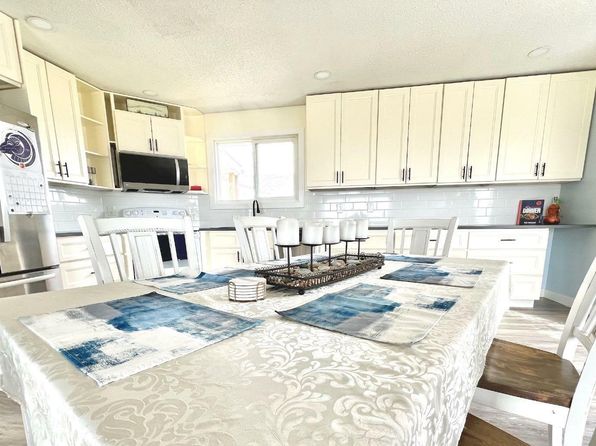 220 2nd Ave S, Big Valley, AB T0J 0G0