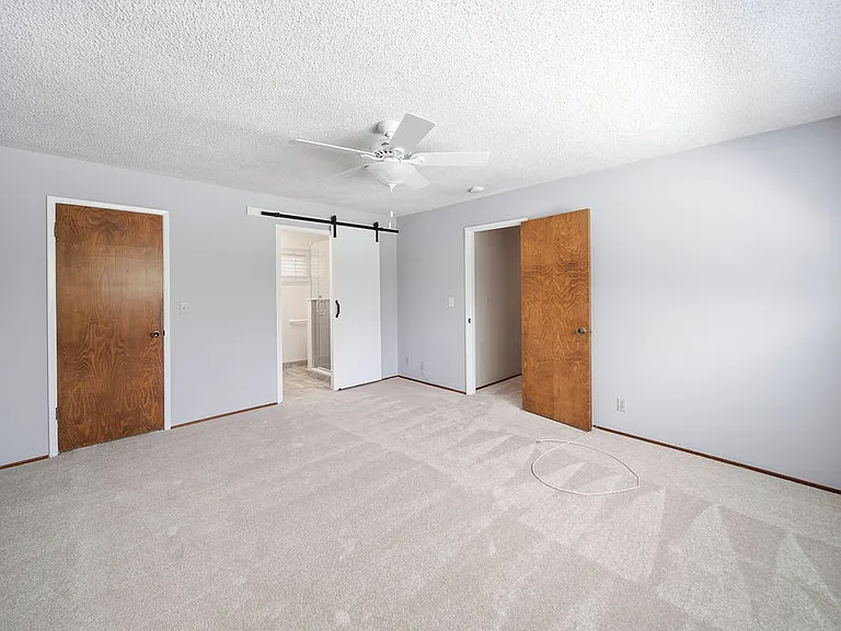 1911 Chateau Ct — Photo 21