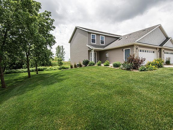 2nd image of 2162 Sparrow Pl SE