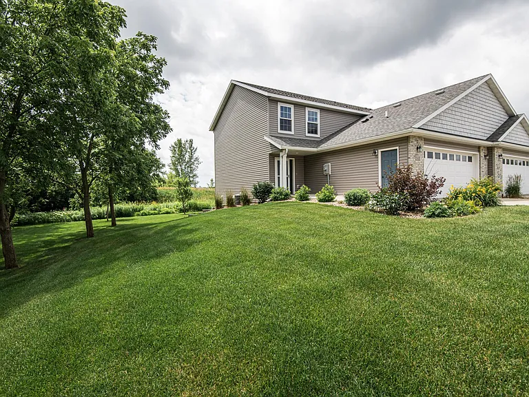 2162 Sparrow Pl SE — Photo 2