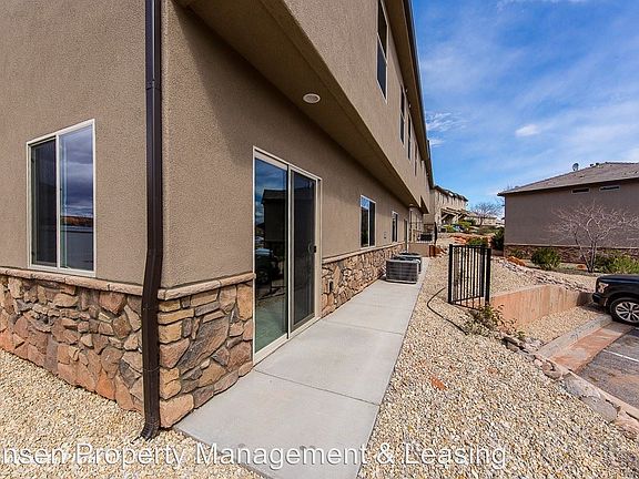 3rd image of 370 W Buena Vista Blvd Unit 105