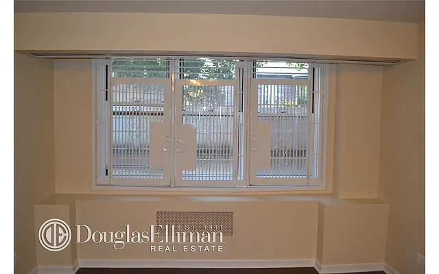 Sold by Douglas Elliman | media 24