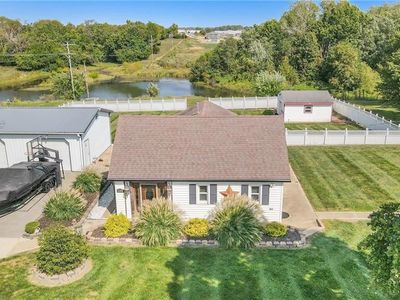 1303 E 4th St, Tonganoxie, KS, 66086