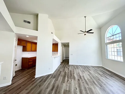 Luxury Coastal Living at Pacific Vistas at Costa Mesa — Photo 2