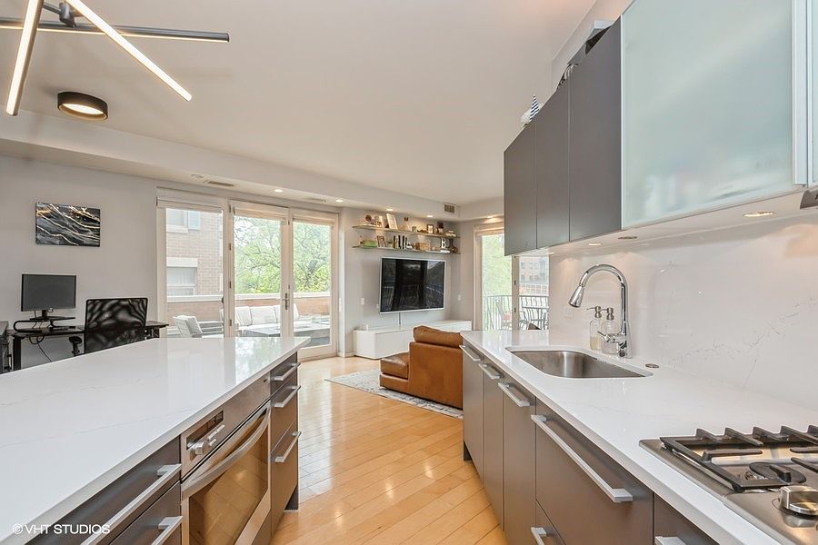 1st image of 544 N Milwaukee Ave #203