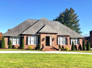 1411 Country Club Pl, Cookeville, TN 38501