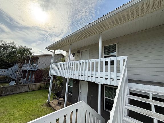 2nd image of 3238A Redwood Ln