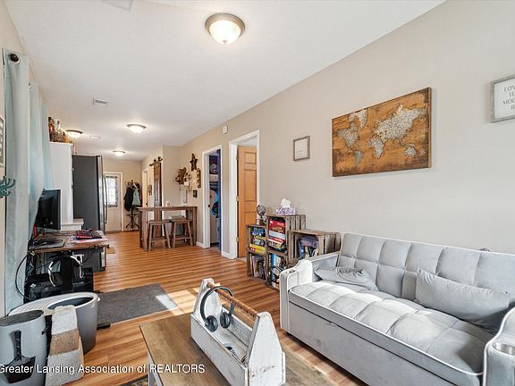 5th image of 15486 Outer Dr