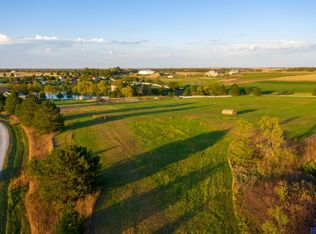 1300 Lakeview Ln, Beatrice, NE 68310