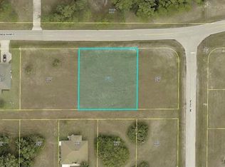 706 Jacaranda Pkwy E, Cape Coral, FL 33909