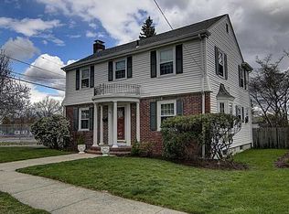88 Sheffield Ave, Pawtucket, RI 02860