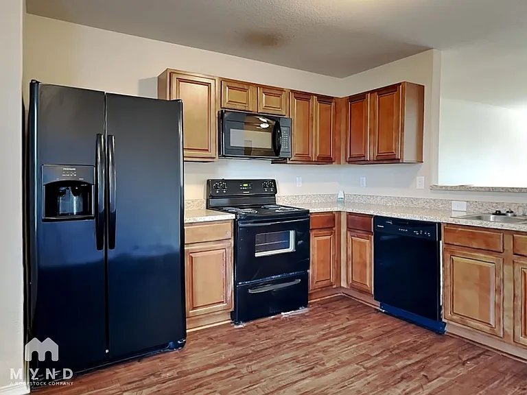 938 Pinehurst Loop — Photo 3