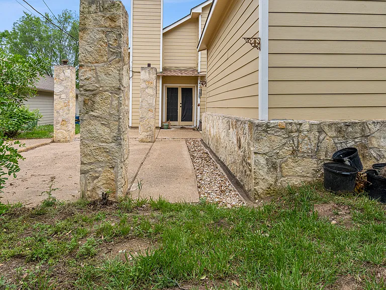3108 Linnet Dr — Photo 10
