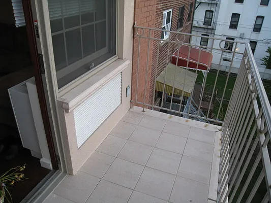 Rented by Alexiou Realty | media 9