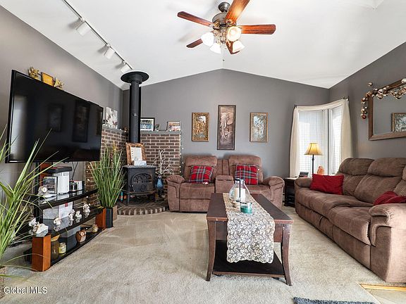 3rd image of 44 Braintree Street