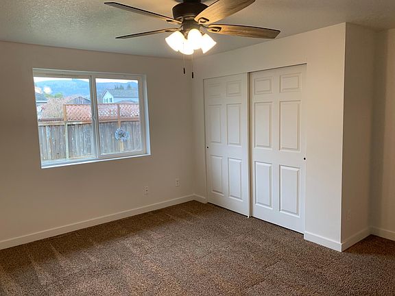 3rd image of 129 Adams Dr APT B