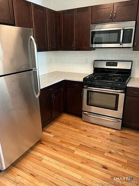 1 bed, 1.0 bath, 650 sqft, $2,400 — Photo 3