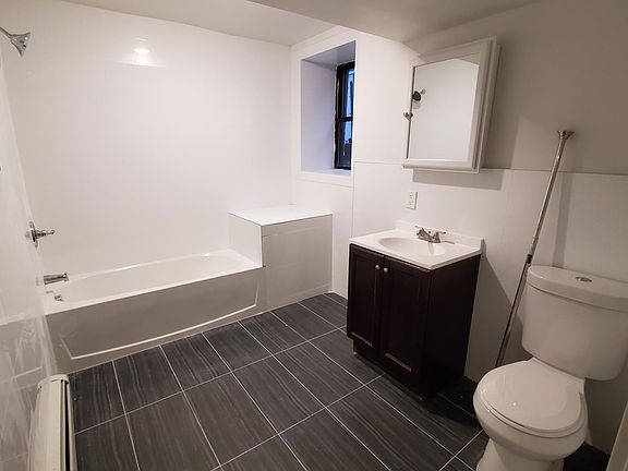 3rd image of 70 Lexington Ave #21
