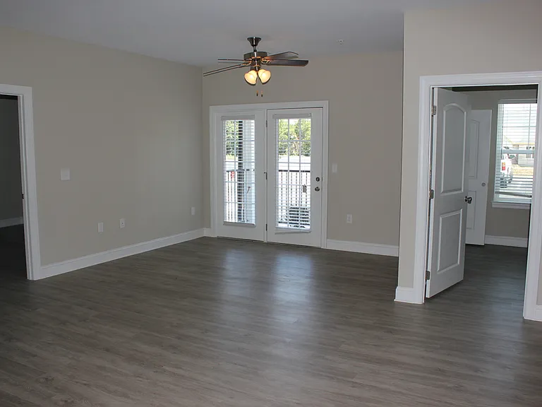 161 Howard Ln #204 — Photo 2
