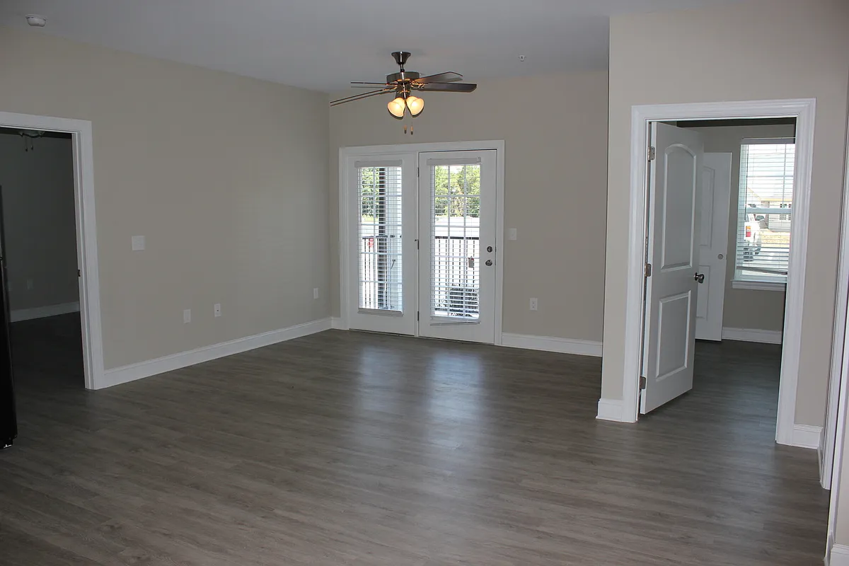 Building Photo - 161 Howard Ln #203