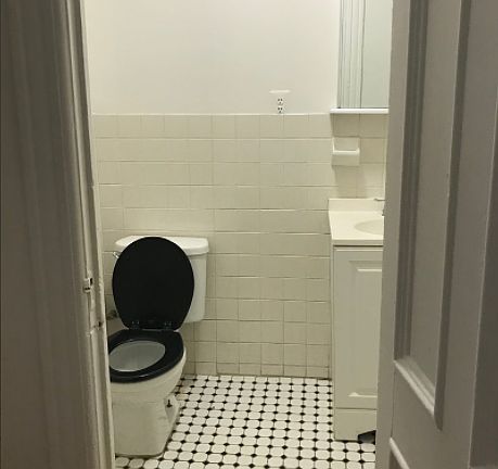 3rd image of 2322 32nd St