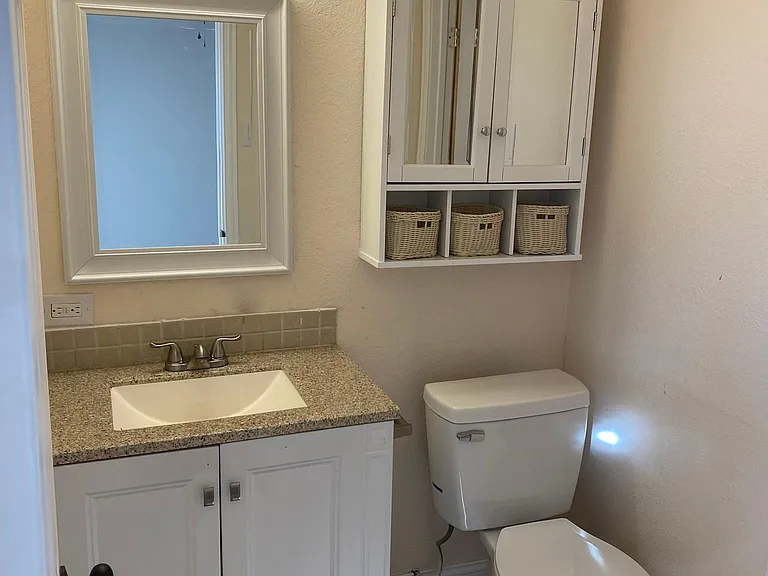 2421 Lakeview Cir — Photo 28