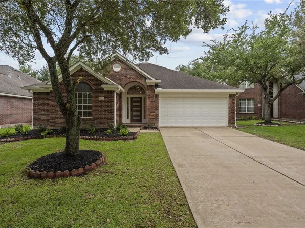 13810 Aspen Knoll Ct, Houston, TX 77059