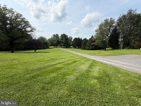 3rd image of 274 Dogwood Manor Dr
