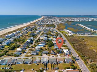 102 Freeman Ln, Atlantic Beach, NC 28512