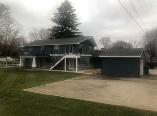 11499 N Venetian Dr, Syracuse, IN 46567