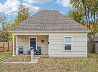 208 W 4th St, Edmond, OK 73003